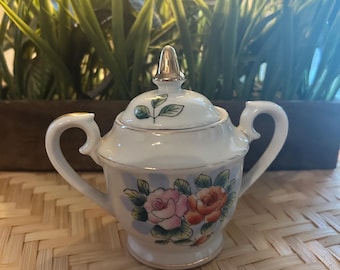 Stara porcelanowa cukierniczka z pokrywką