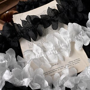 5 Meter 7,5 cm 2,95" breit Schwarz/Ivory Blütenblatt Chiffon plissierte Spitzenborte Accessoire DIY Handarbeit Dekomaterial N20T831P250227U