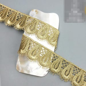 5 Meter 2,8 cm breite Goldborte Stoff Wimpernstickerei Kleid Kleidung Ärmel Spitzenbesatz Band Bänder Z34E186M201028R