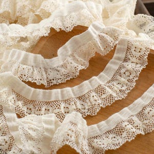 Beige Weich gefalten elastische Baumwolle Spitzenbesatz Band Kragen Kleid Rock Unterwäsche sleeaves Puppenkleidung Kanten Zubehör T31P424P260203C