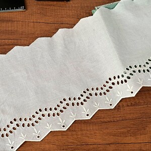 5m 19cm Breite Beige baumwoll Hohlgewebe Bestickte Spitze Zierband Kleid Rock Hüte Taschen Einfassung Band Accessoires N20T899P250618U