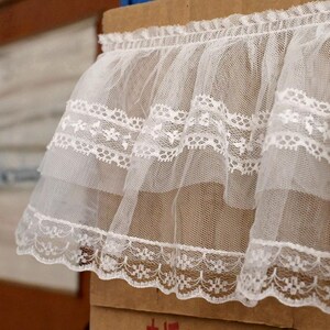 5 mètres 13 cm 5,12 po. de large ivoire floral en résille à volants pli en dentelle ruban de bordure robe col manches bords accessoires matériaux N20T842P250428U