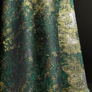Chaqueta, vestido, falda, camisa, pantalón, traje, abrigo, diseño de ropa, tela jacquard con degradado de doble cara, color verde oscuro dorado, material T25V149X240525C