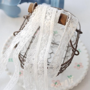 10 Meter 1,5-2,5 cm breit Ivory Netz Baumwolle Blumen Stickerei Spitzenband DIY Kleidung Stulpen Rock Kleid Einfassung Material C35U59P241228G