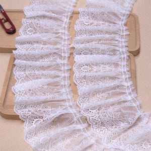 5 Meter 11 cm 4,33 "breites ivory Blumennetz Spitzenbesatzband plissierte Rüschen DIY Ärmel Kleidrockvorhangrandzubehör C24X1001L250518C