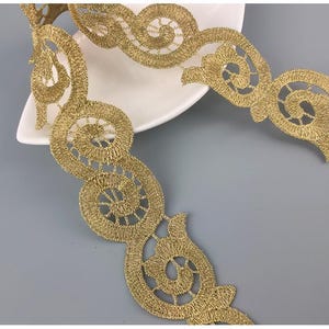 5 Meter 4,5 cm breite Goldborte Stoff Stickerei Hochzeitskleid Rock Hemd Wäsche Ärmel Spitze Zierband Bänder Z34E220L230720G