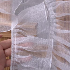 5 Meter 10 cm 3,93 "breite weiße Gaze-Spitzenbesatz-Band rüschen Manschetten-Kleid-Rock-Vorhang-Kragen-Kand- Randzubehör C24X1014L250518C