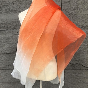 1,4 meter bred orange vit gradient elastiskt veckat hårt garntyg organza textur bakgrund kläddesign material V37G137K250718P