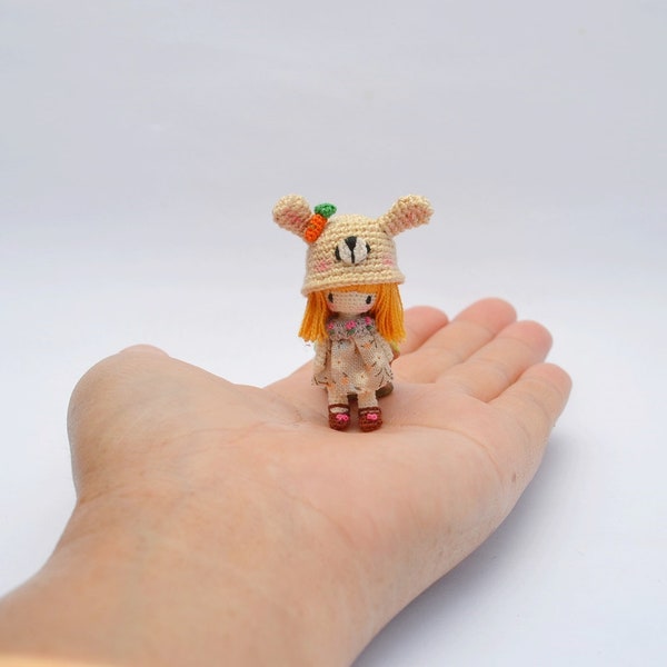 4,5 cm. crochet fille poupée - poupée de campagne - maison de poupée miniature - jouet maison de poupée