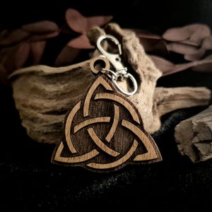 Celtic Trinity Knot Triquetra Wooden Keyring – Solid Beech Laser Engraved Keychain, Handmade Symbolic Gift