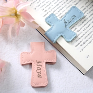 Anpassat namnkorsformat lädermagnetiskt kristet bokmärkesklämma dop-/konfirmationspresent till bokälskare/familj/vän