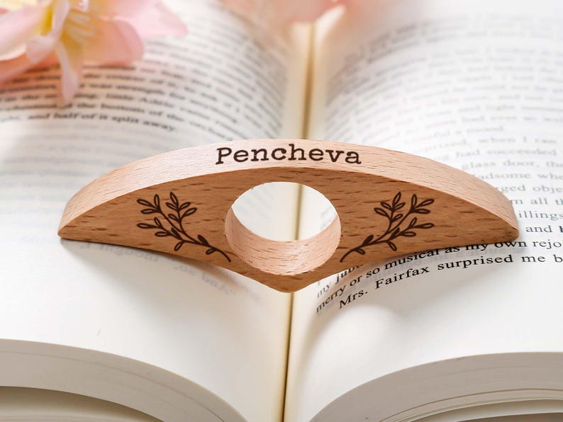 Personalized Wooden Thumb Bookmark, Custom Engraved Book Page Holder ...