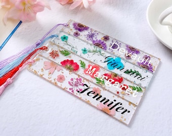Personalized Pressed Daisy Bookmark: Custom Resin Floral Reader Gift