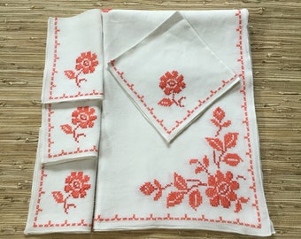 Embroidered Linen Tablecloth 4 Napkins Vintage Handmade Autumn Orange Cross Stitch 48 Table Topper