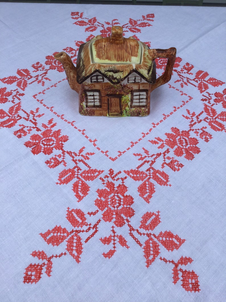 Embroidered Linen Tablecloth 4 Napkins Vintage Handmade Autumn Orange Cross Stitch 48 Table Topper