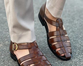Sandalias de cuero marrón para hombre, hechas a mano, estilo pescador con punta cerrada, estilo verano con hebilla.