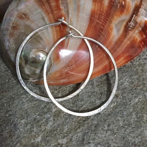 18g Polished Sterling Silver Hoop Earrings - 2.5cm / 1 inch Thin Dainty Hoops for Everyday Wear - Minimalist Simple Hoops