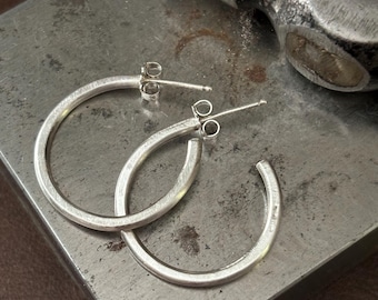 2cm 925 Sterling Silver Hoop Earrings in Brushed / Raw or Blackened Oxidized Finish - Medium size minimalist jewelry for everyday wear