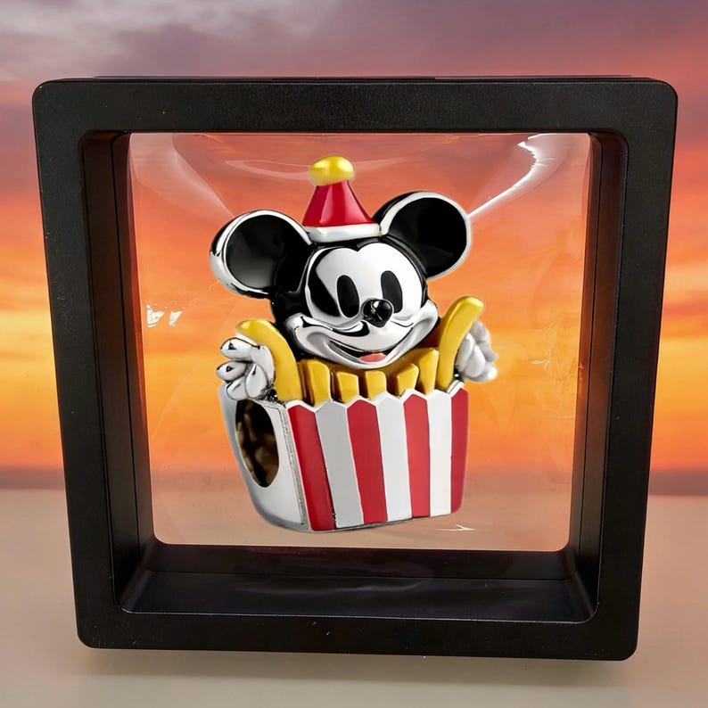 Sterlingzilveren Disney Mickey Mouse French Fries-hanger, compatibel met Pandora-armbanden en -kettingen. Een gepersonaliseerde hanger. afbeelding 1