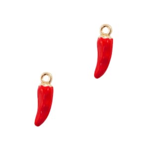 Pendentif piment doré émail rouge breloque piment rouge  18 x 4 mm