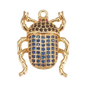 Pendentif Scarabée en Laiton Doré avec Zircon Cubique 22.5 mm