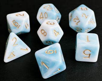Conjunto de Dados COC Resina Azul Claro com Remoinho Branco DnD Dungeons Dragons TTRPG Poliédricos para RPG de Mesa Presente Aniversário