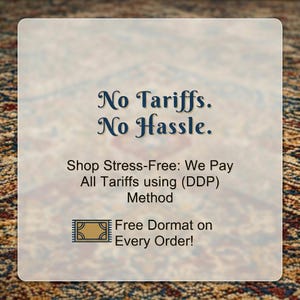 K&ouml;nnte beinhalten: Quadratisches Bild mit dem Text &bdquo;No Tariffs. No Hassle.&ldquo; und &bdquo;Shop Stress-Free: We Pay All Tariffs using (DDP) Method.&ldquo; Eine kleine Grafik eines Teppichs ist mit dem Text &bdquo;Free Dormat on Every Order!&ldquo; enthalten.