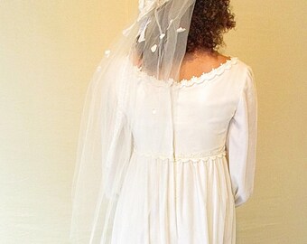 1920s Style Juliet Cap Veil/ Alternative Wedding/ Vintage Style Ivory Lace Veil/ Floral Art Nouveau Veil