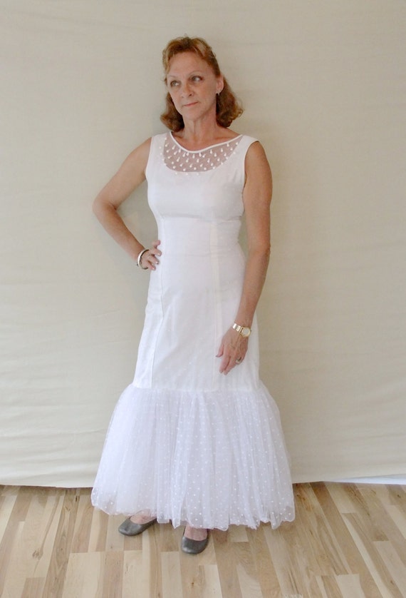 1960s White Vintage Wedding Dress / Alternative W… - image 1
