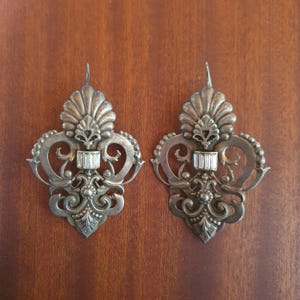 Pendientes vintage barrocos XXL de cobre con diamantes de imitación, estilo rococó de María Antonieta, pendientes maximalistas extragrandes vintage.