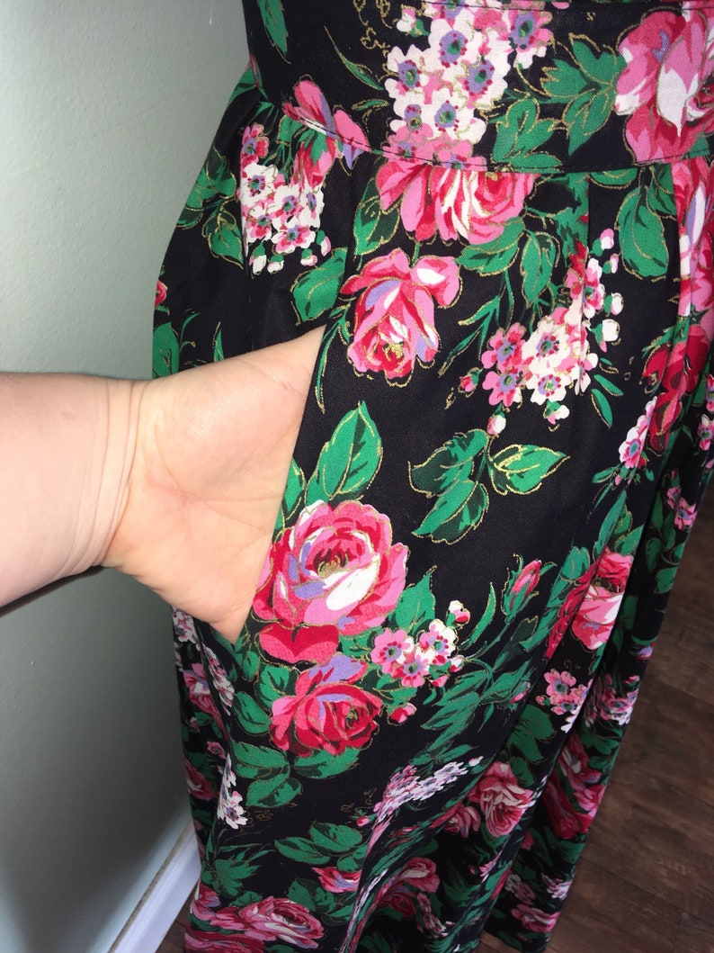 1980s does 1950s Floral Shirtwaist Black Nancy Stranger Things Rose Print button front Cutout Open Back Short Sleeve Size 10 large