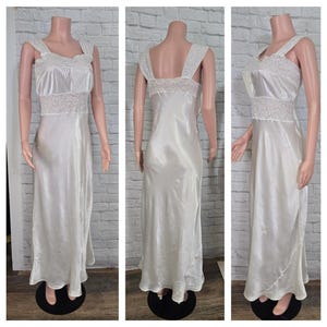 Vintage 30s Nightgown Ivory Bias Cut with Lace Detail Size M/L