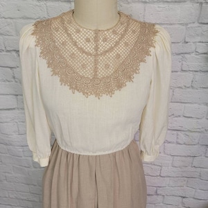 80s Ivory Beige Dress Lace collar puff elbow sleeve cottagecore Twee pockets size Medium