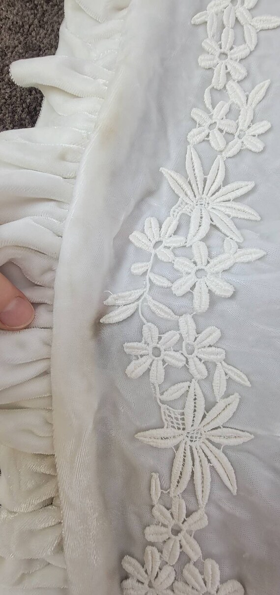 60s ivory Velvet Regency Style wedding Dress deta… - image 10