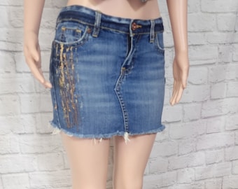 Y2K 00s Mini Skirt Low Rise light wash Denim, Distressed Patchwork Jean skirt raw fray Sz S