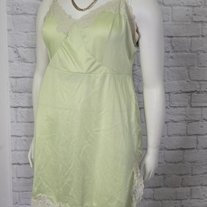 Vintage Slip Dress, Volup Plus Size, lime Green, 60s, Full Slip Dress- Lace Bust and Lace Hem- Pinup Lingerie-  Coquette