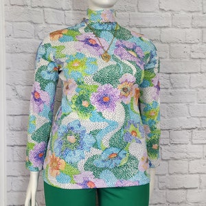 60s 70s turtleneck Blouse, Knit Shirt, long sleeve top, vibrant Rainbow floral pointillism, back neck zip