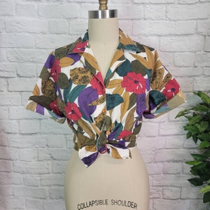 80s Blouse, Hawaiian camp shirt white background Jewel tone floral short sleeves size 8 vintage retro blouse