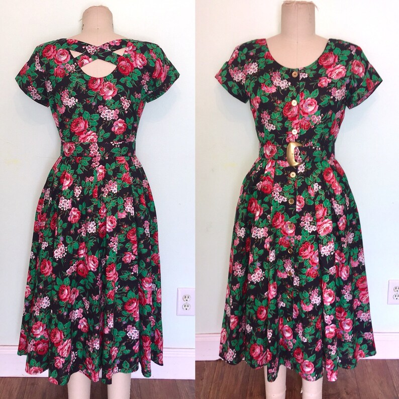 1980s does 1950s Floral Shirtwaist Black Nancy Stranger Things Rose Print button front Cutout Open Back Short Sleeve Size 10 large