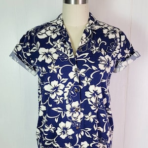 90s blue white Hawaiian Shirt Tiki Luau Floral vintage retro blouse