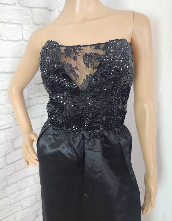 80s Vamp Pinup Black Sequin Dress Low V lace bust… - image 4