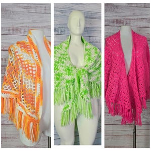 ¡Elige el tuyo! Chal de ganchillo de los años 70, chal con borlas y flecos, estilo hippie bohemio de los 70, acrílico, talla única.