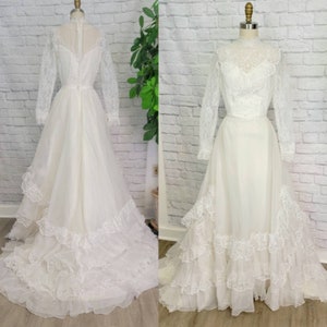 1980s Lace Wedding Gown wardian Hi collar Neckline long lace Sleeve Dress Ivory Bridal Beaded XS Fotted Bodice cottagecore Ruffle Scallped
