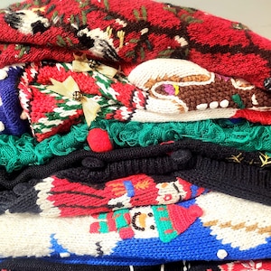 U Pick! Size M/L Ugly Christmas sweaters 90s Beaded Santa Snowman Poinsettia Tree Elf Snow Flake Novelty print 1990s