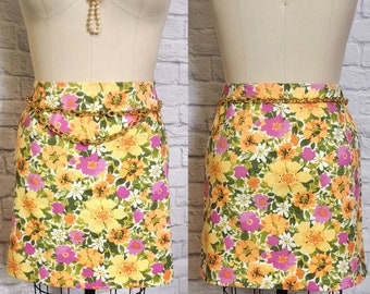 90s Mini Skirt 1970s 70s Style Vibrant Flower Power Mod Preppy M/L