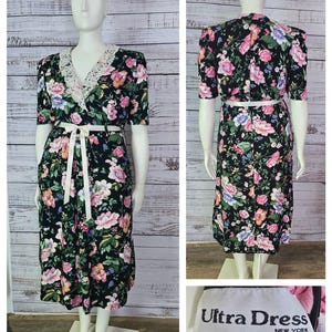 80s does 40s Black Floral low lace Collar Day Dress rayon, Pleated front Pockets, elbow short sleeves size 14