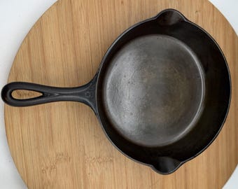 Vintage Griswold No 8 Cast Iron Skillet Large Block Logo Erie PA 699B Seasoned