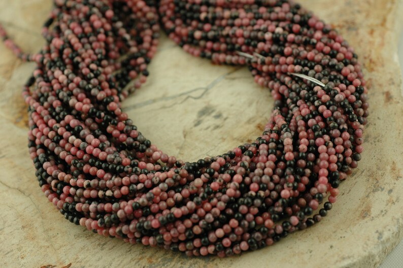 Rhodonite: Chiné rose et noir de minuscule pierres précieuses perles rondes / 2mm / alimentations naturelles, Boho, artisanat, fabrication de bijoux artisanat / pierres semi-précieuses image 5