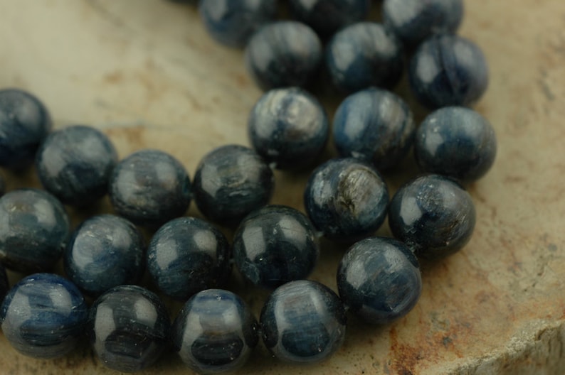 Ocean Designer Jewelry Making Craft Supplies Nautical Dark Blue Kyanite : Gorgeous AAA-Grade Natural Round 12.5mm 6 Beads Sparkling