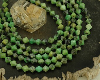 Crisoprásio Chinês: Pedra Verde, Matriz Negra, Bicone Facetado Opaco, Aprox. 8x8mm, naturais, contas espaçadoras, suprimentos para fabricação de joias, TQ227